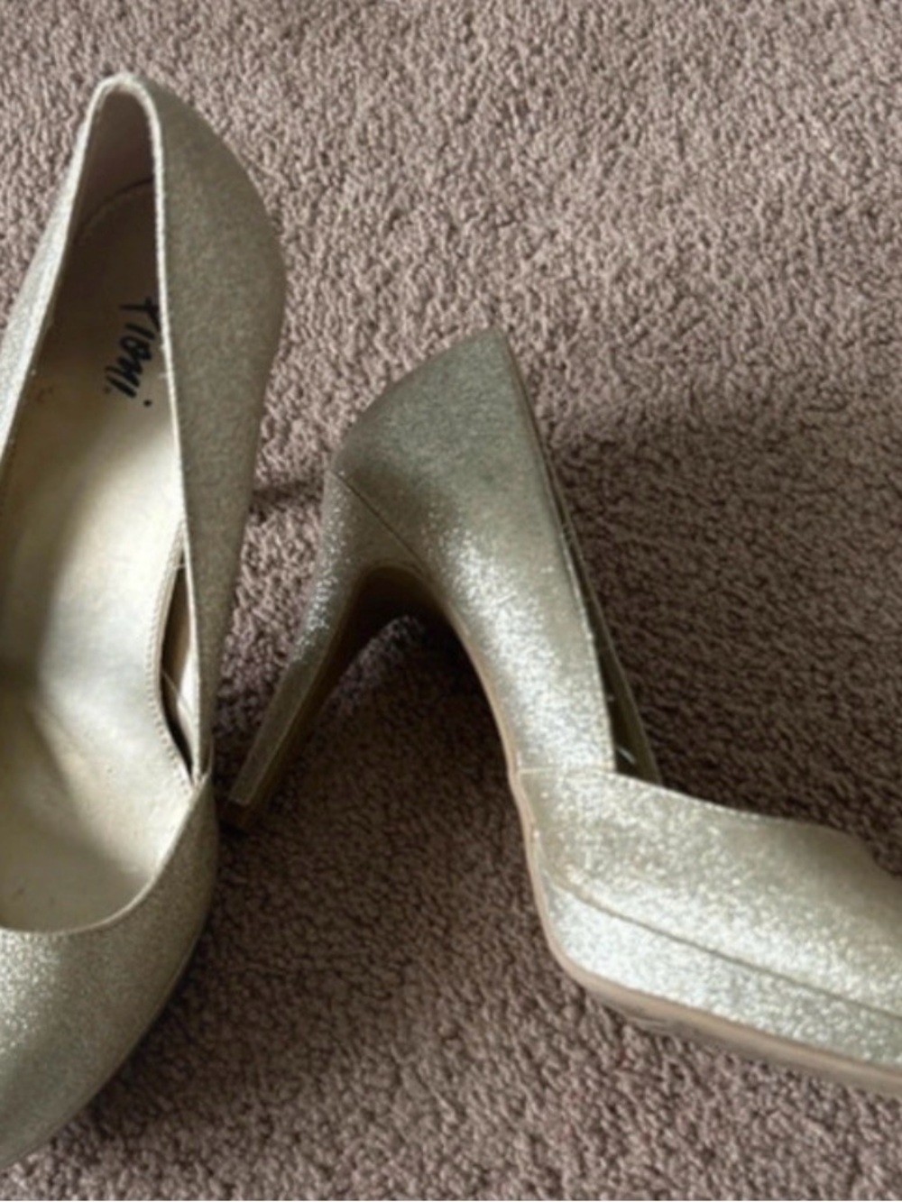 FIONI Clothing Gold Glitter Platform High Heels
